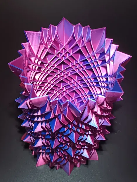 Cốc bút với gai nhọn bảo vệ không cho chạm vào - Image 5