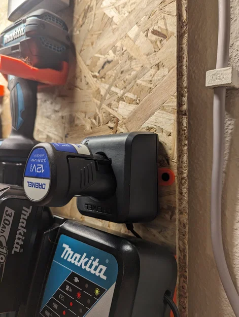 Giá đỡ treo tường cho bộ sạc Dremel 12V - Image 1