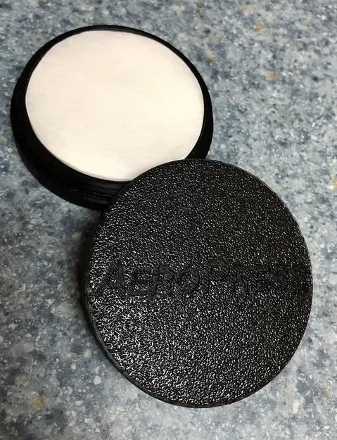 Giá đỡ bộ lọc AeroPress có logo - Image 1