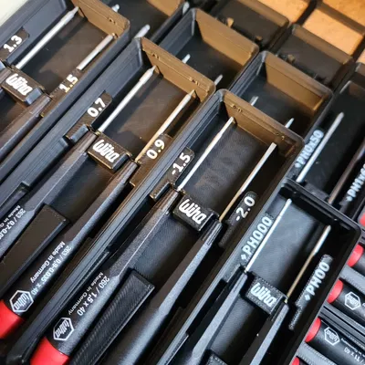 Bộ dụng cụ lái chính xác Wiha với nhãn Gridfinity