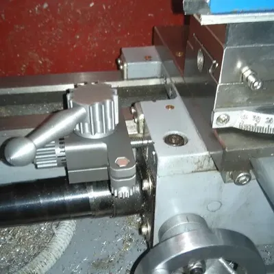 Cải tiến đầu dừng xe cho máy tiện mini với giá đỡ đồng h...