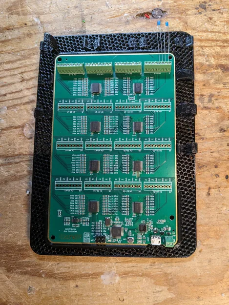 Giá đỡ bo mạch DAQ 64CH A2D Electronics - Image 1
