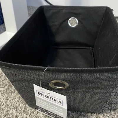 Giá đỡ tổ chức bàn làm việc đơn giản dưới bàn