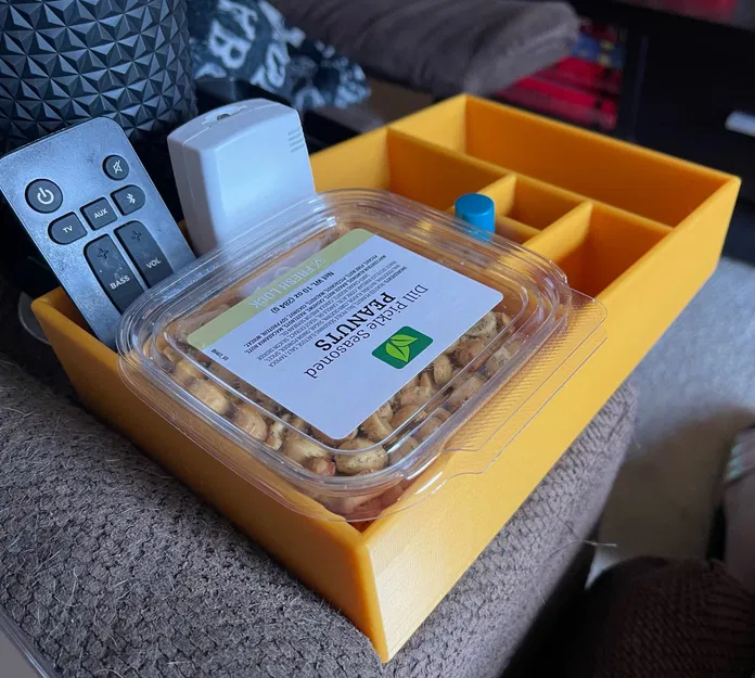 Giá đỡ điều khiển và đồ uống cho ghế sofa - Image 1