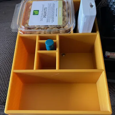 Giá đỡ điều khiển và đồ uống cho ghế sofa