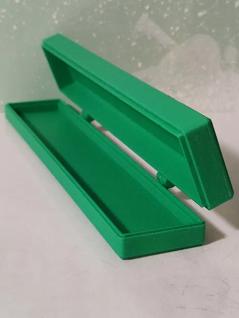 Hộp đựng bút chì và bàn chải đánh răng in liền - Image 1