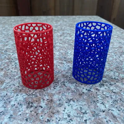 Xi lanh rỗng có họa tiết Voronoi với dải giữa đặc sắc