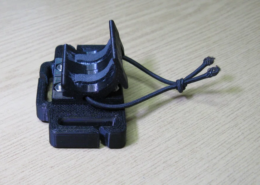 Giá đỡ đèn pin góc phải với dây đeo nhanh chóng - Image 1