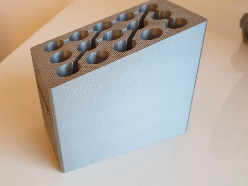 Giá đỡ bút nhỏ gọn với logo PRUSA - Image 2