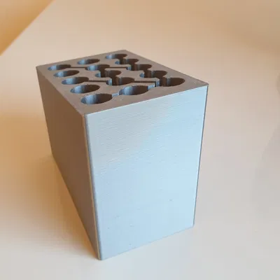 Giá đỡ bút nhỏ gọn với logo PRUSA