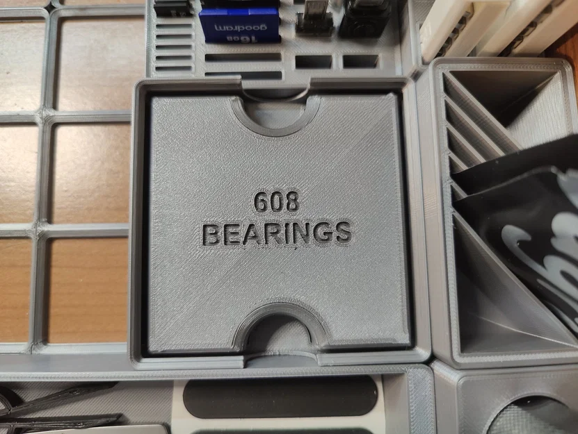 Giá đỡ bi 608 với nắp che bụi Gridfinity - Image 5