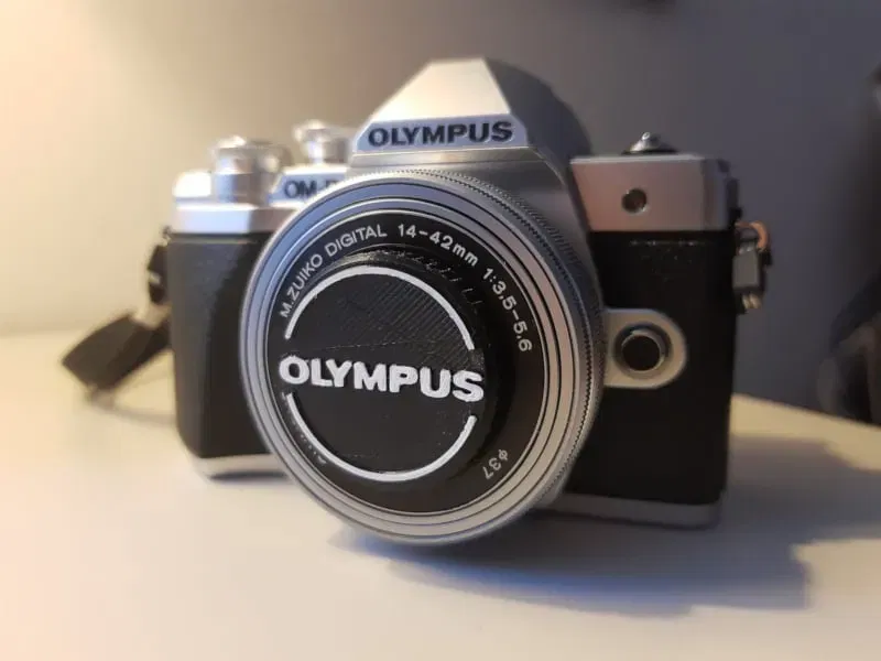 Nắp đậy ống kính vặn cho máy ảnh Olympus Micro Four Thirds - Image 1