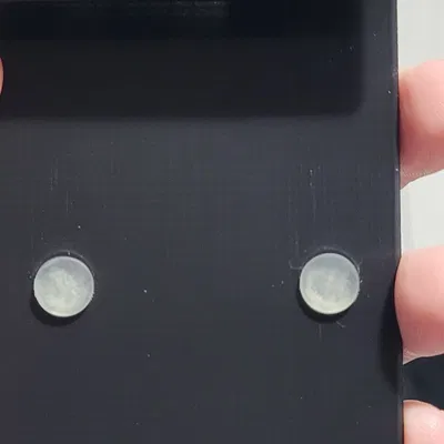 Giá đỡ điện thoại treo trong phòng tắm