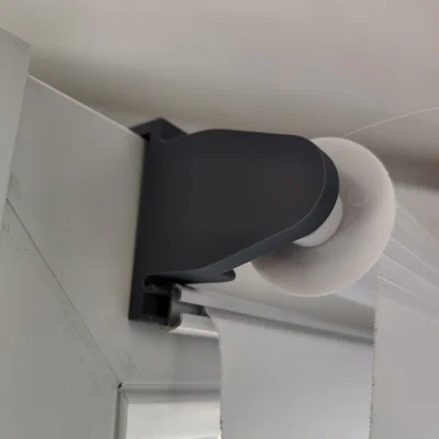 Giá đỡ rèm cuốn với móc lớn hơn