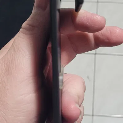 Giá đỡ điện thoại treo trong phòng tắm