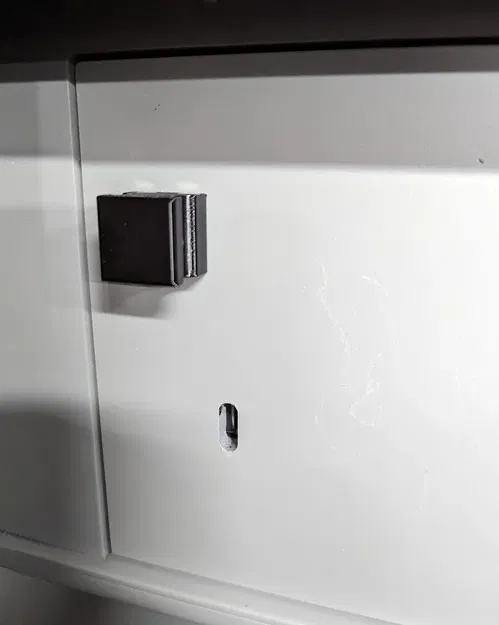 Tay nắm cửa từ tính cho khoang lưu trữ an toàn - Image 1