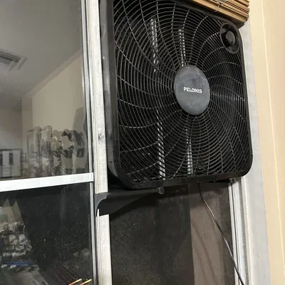 Giá đỡ quạt hộp cho cửa sổ