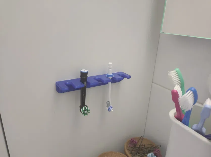 Giá đỡ bàn chải đánh răng Oral-B cho 5 đầu bàn chải - Image 2