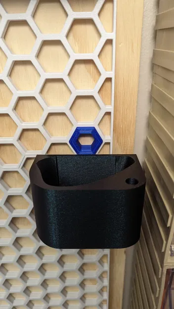 Giá đỡ chuột Logitech M570 với khoang lưu trữ hình tổ ong - Image 2