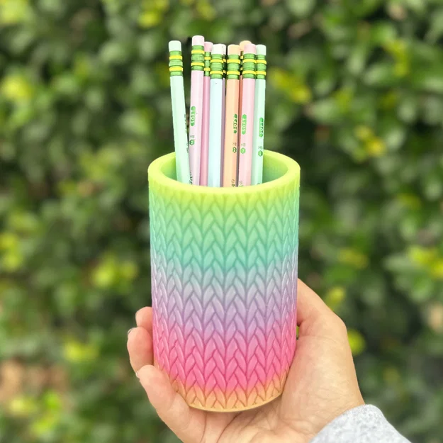 Giá đỡ bút chì/bút bi đan len tiện dụng cho bàn làm việc - Image 1