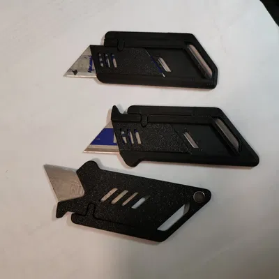 Dao đa năng treo chìa khóa với tay cầm và lỗ nam châm