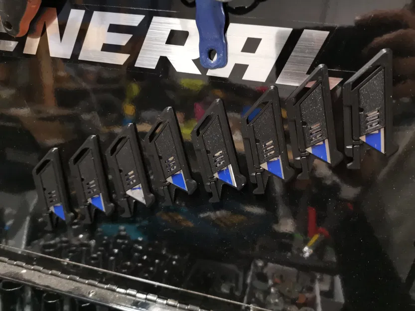 Dao đa năng treo chìa khóa với tay cầm và lỗ nam châm - Image 3