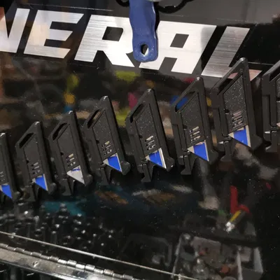 Dao đa năng treo chìa khóa với tay cầm và lỗ nam châm