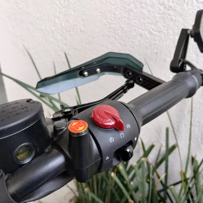 Nắp thay thế gương xe máy có logo Royal Enfield