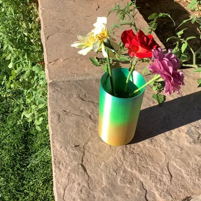 Cốc hoa đơn giản để trang trí hoặc sử dụng hàng ngày