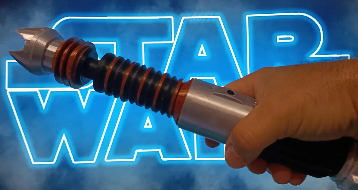 Sable laser tùy chỉnh với đế trưng bày - Image 1