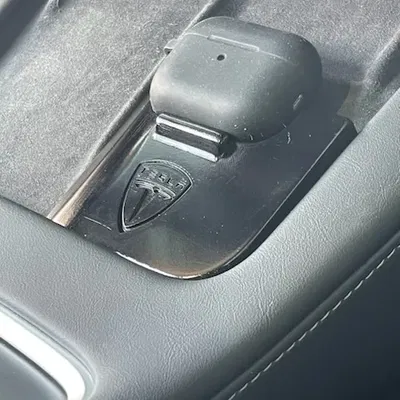 Bộ chuyển đổi sạc Airpods cho trạm sạc Tesla