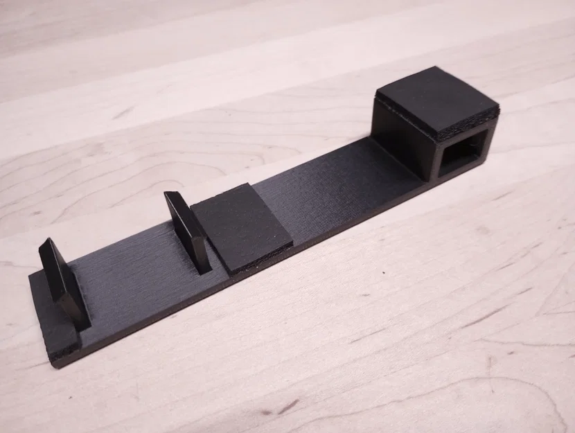 Giá đỡ điện thoại cho Toyota Highlander 2022 - Image 4