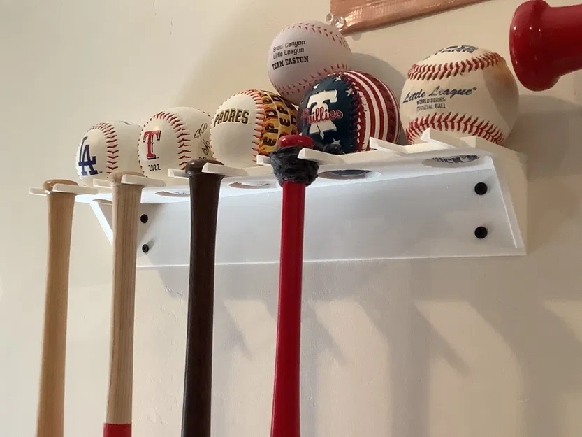 Giá đỡ bóng và gậy mini lưu niệm treo tường - Image 1