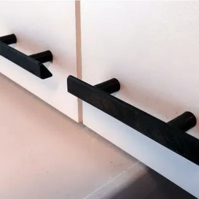 Tay nắm cửa và tủ đựng đa năng