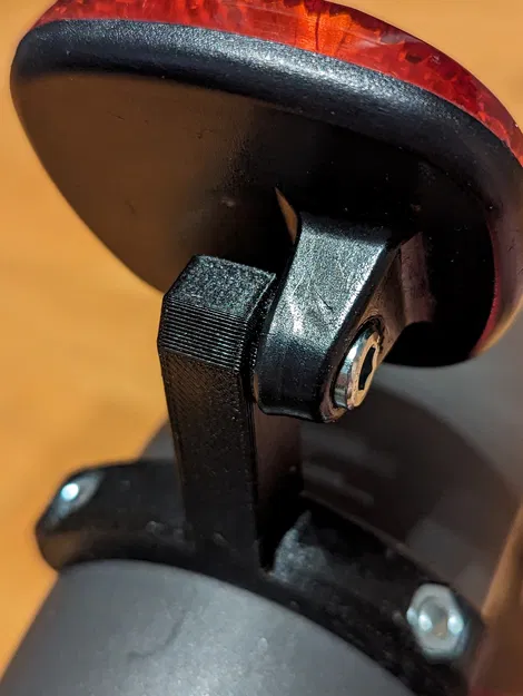 Giá đỡ phản quang phía sau cho xe điện Xiaomi M365 - Image 2