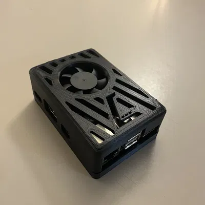 Vỏ máy tính Libre Renegade với khe v-slot