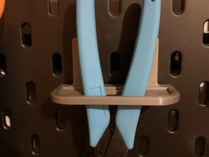 Giá đỡ kềm cắt bên SKADIS - Image 1