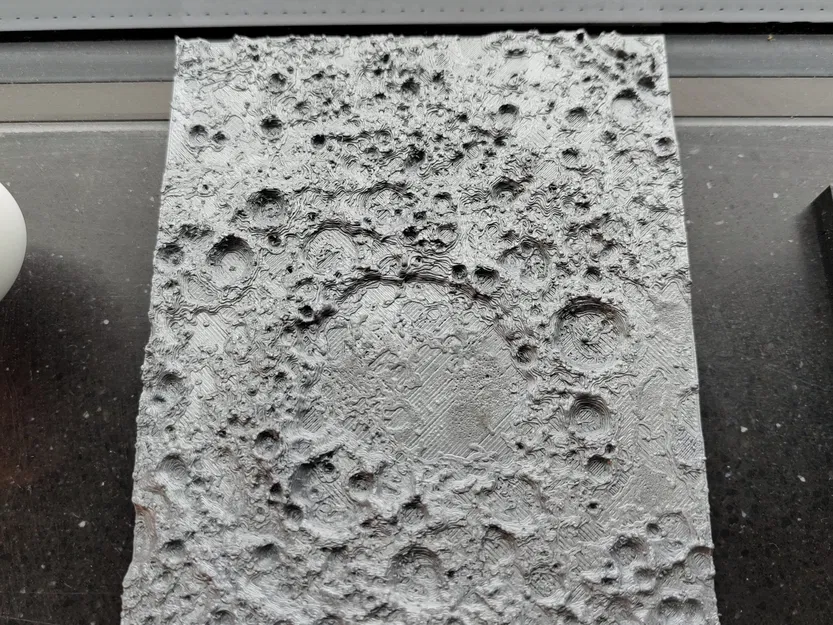 Bề mặt mặt trăng 3D độc đáo (tải lại) - Image 1