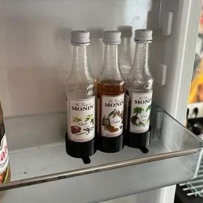 Giá đỡ chai siro Monin cho tủ lạnh (chống đổ)