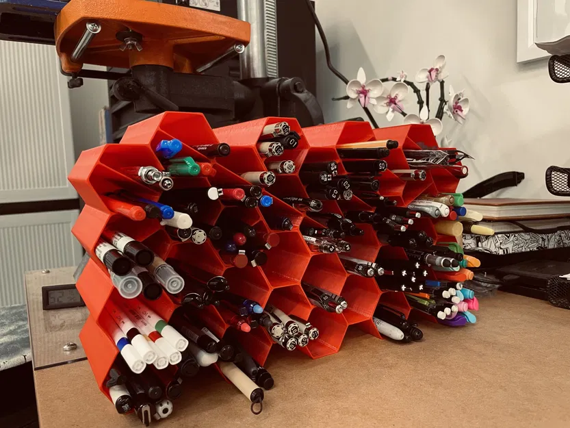 Giá đỡ bút tổ ong với 6 ngăn chứa tiện lợi - Image 1