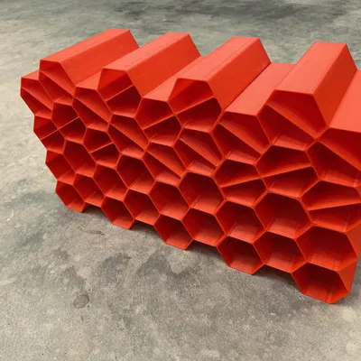 Giá đỡ bút tổ ong với 6 ngăn chứa tiện lợi