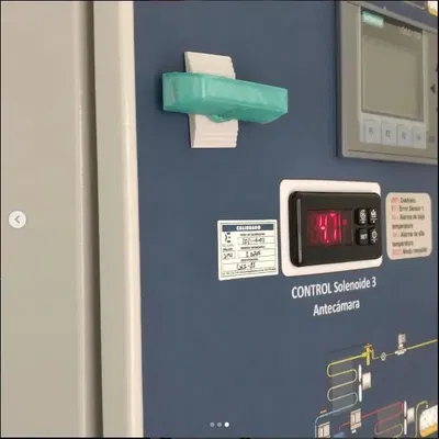 Cờ lê thay thế cho khóa nhựa bảng điện NEMA