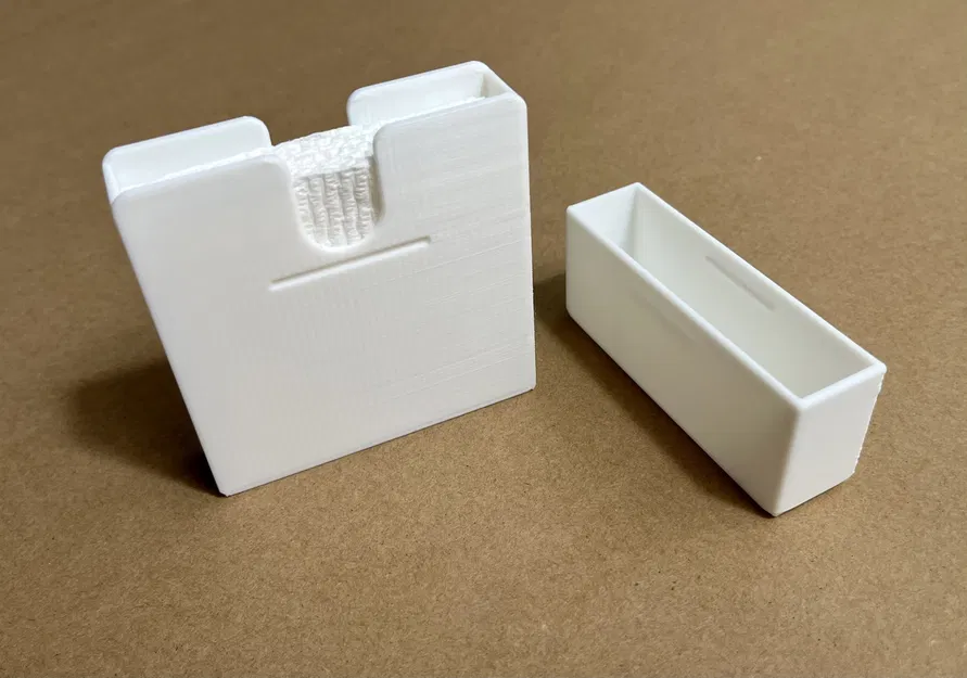 Hộp đựng khăn giấy du lịch có nắp - Image 1