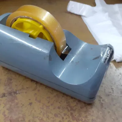 Bánh xe đựng băng keo với trục có thể tháo rời