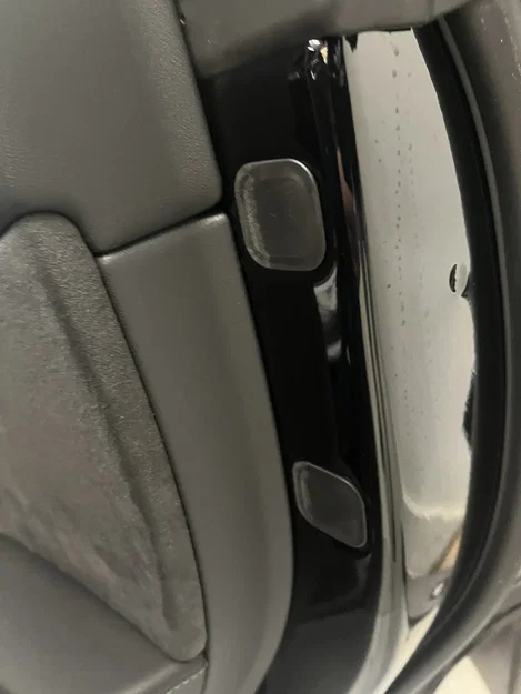 Nắp cao su cửa sau Tesla in 3D - Image 1