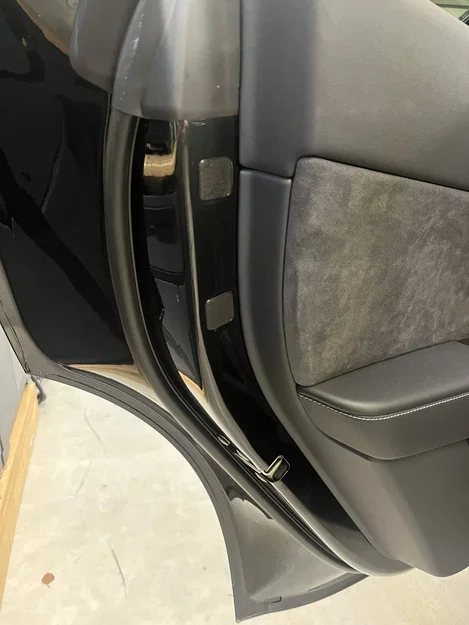 Nắp cao su cửa sau Tesla in 3D - Image 2