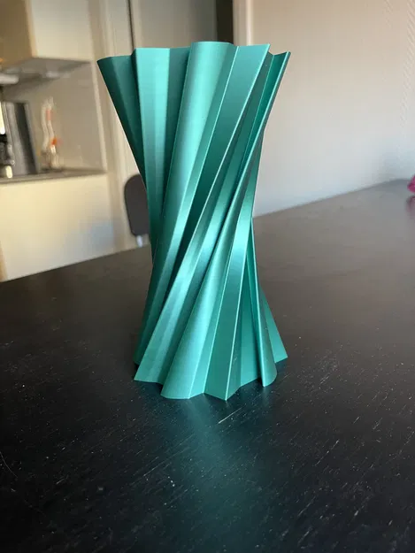 Bình hoa xoắn ốc với hai kích thước khác nhau - Image 1