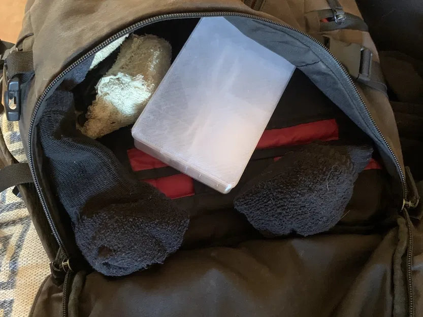 Hộp nhỏ đựng cáp và phụ kiện khi di chuyển - Image 2