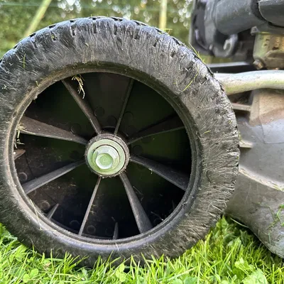 Nắp bánh xe thay thế cho máy cắt cỏ Honda HRB 475