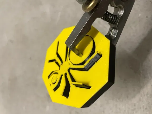 Nhện xoay hai màu cho mùa Halloween - Image 5